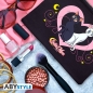 Preview: Mit diesem Sailor Moon Kosmetikkoffer von ABYstyle schützen Luna und Artemis-Wächterinnen Ihre Habseligkeiten.